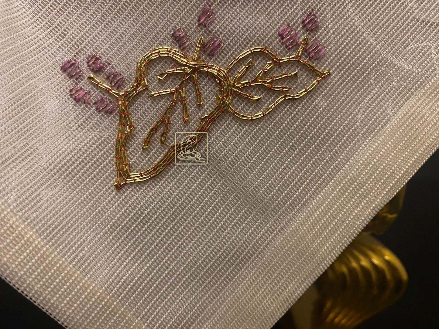 TIỀN BÀN GẤM - BA050