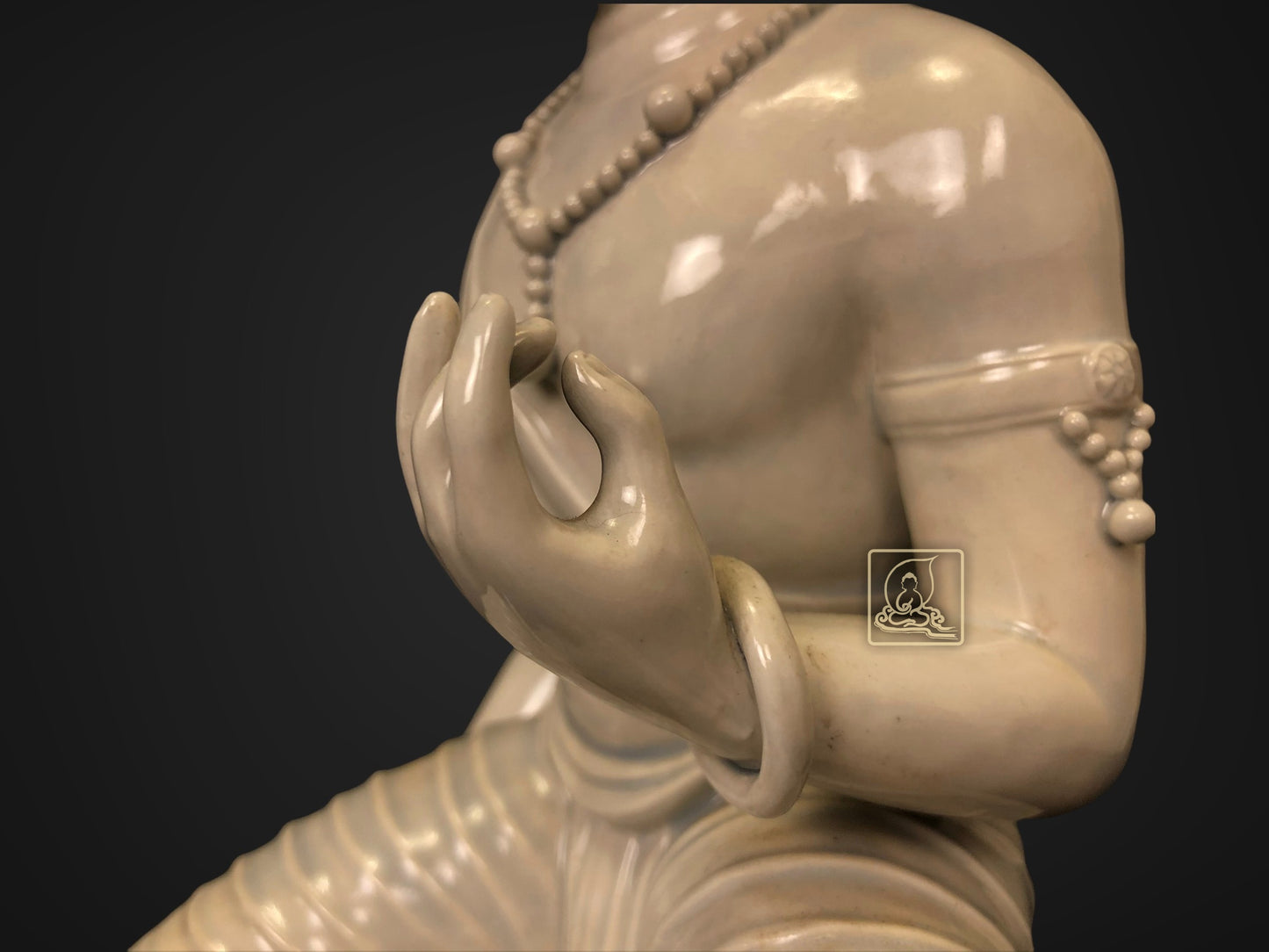 TÔN TƯỢNG QUÁN ÂM TỰ TẠI - BT242