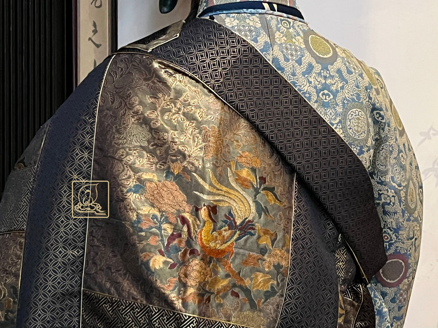 PHƯỢNG HOÀNG PHƯƠNG TIỆN PHÁP Y - JS114