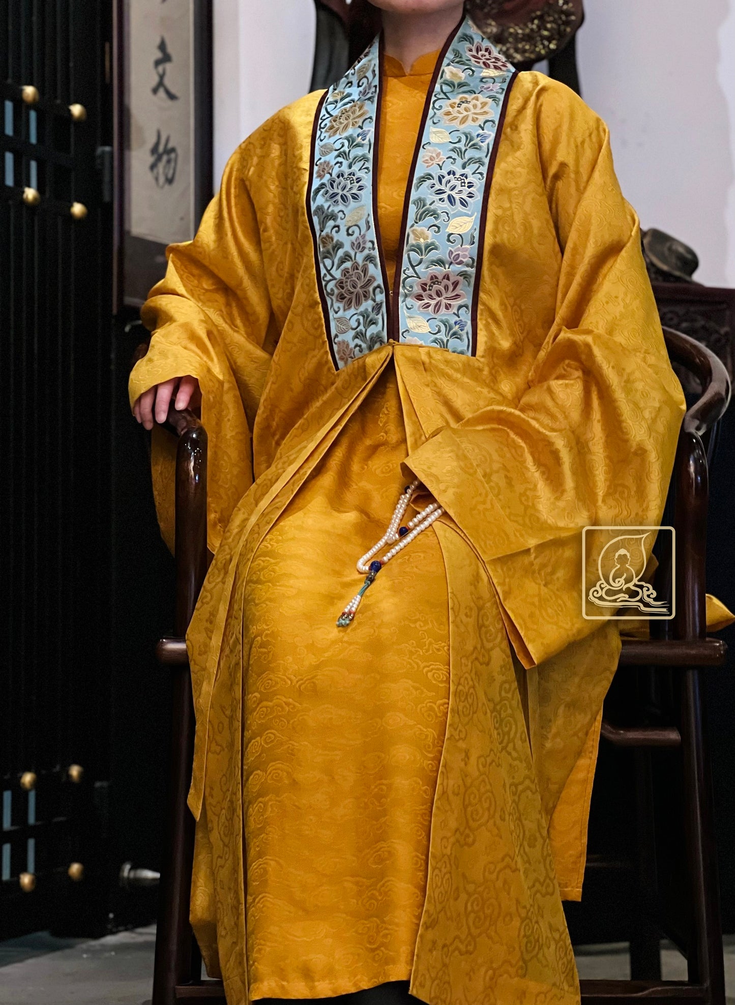 CỔ PHỤC NHẬT BÌNH - ADW122303