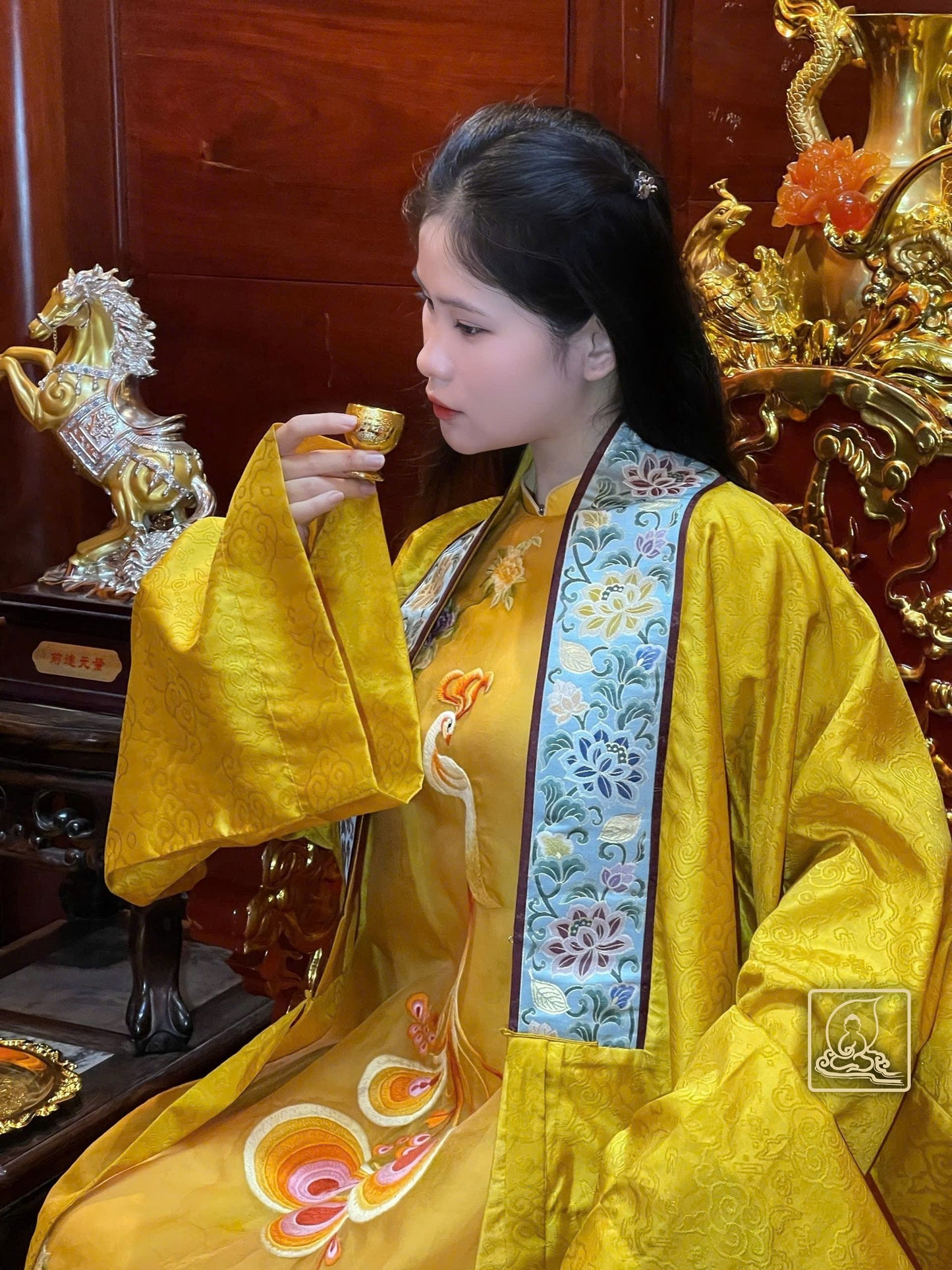 CỔ PHỤC NHẬT BÌNH - ADW122303